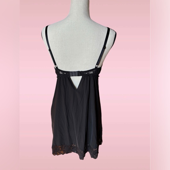 Victoria’s Secret Black Slip - Size 36C - Picture 3 of 12